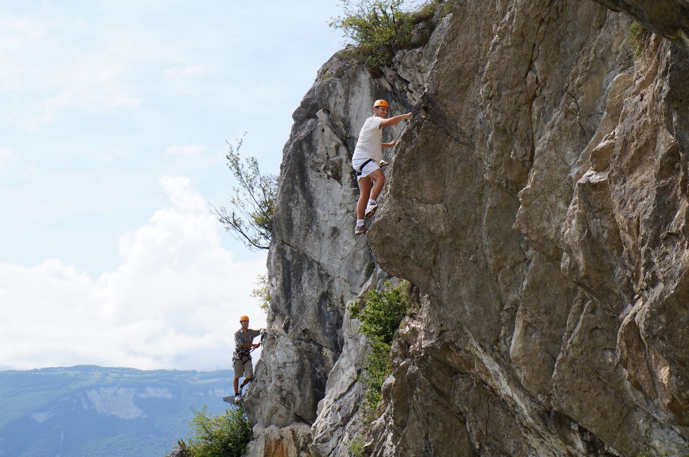 Nová previsnutá sekcia v boulder hale